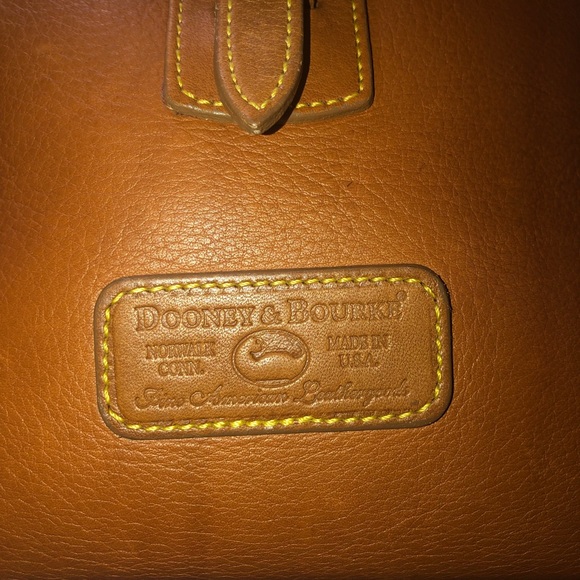 Dooney and Bourke - Picture 4 of 9